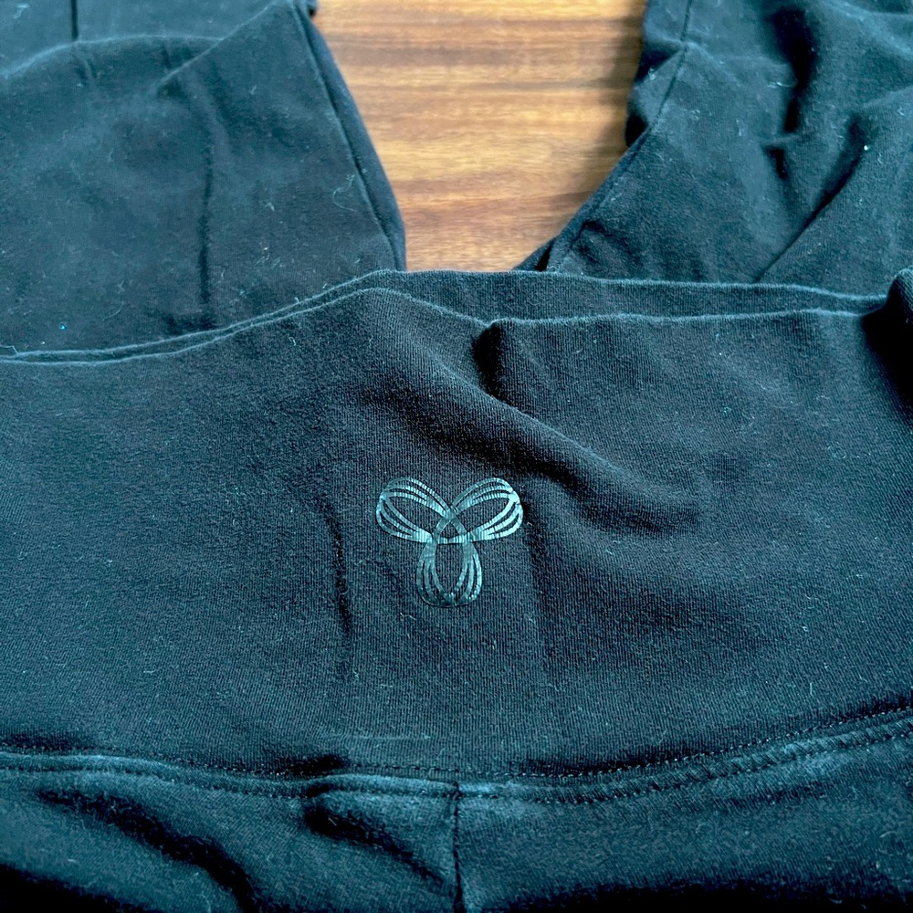 TNA leggings